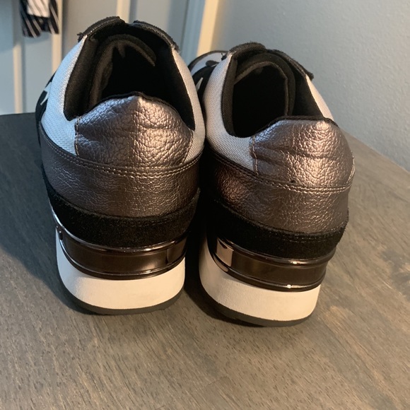DKNY Marli Slip-On Sneakers - Picture 3 of 14